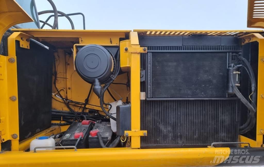 JCB JS 220 LC Bageri guseničari