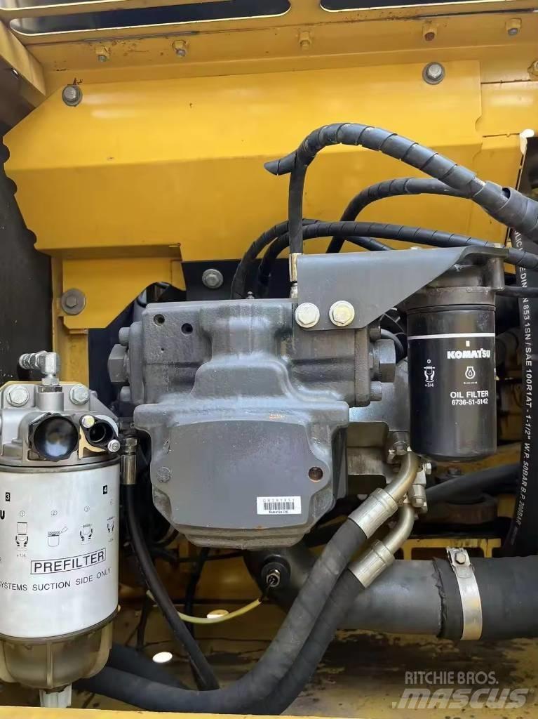 Komatsu PC 200-8 Bageri guseničari