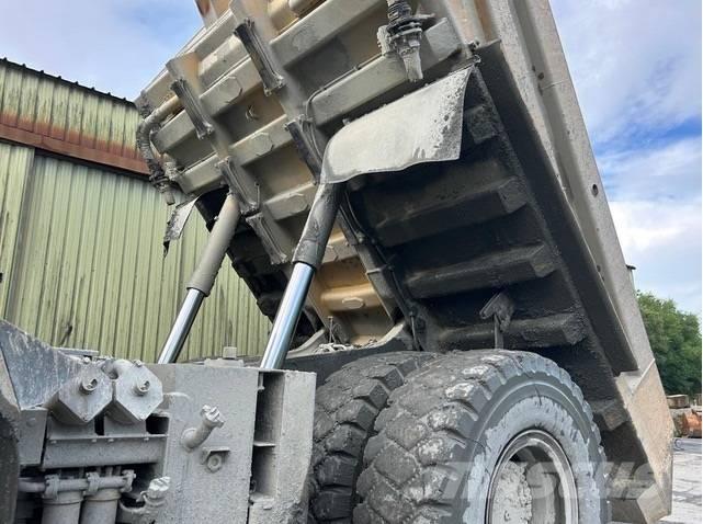 Komatsu HD605-7 Kruti damperi