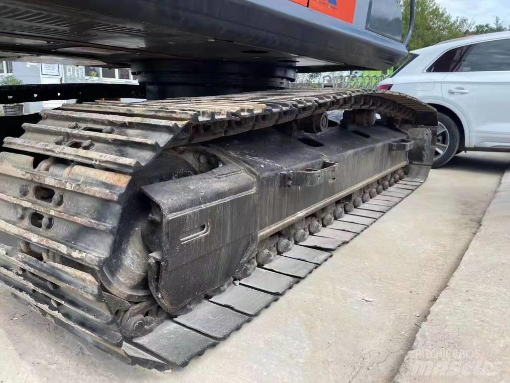 Hitachi ZX200 Bageri guseničari