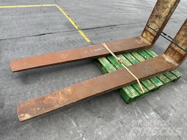 CAT 25-30 ton /988 Građevinarske viljuške