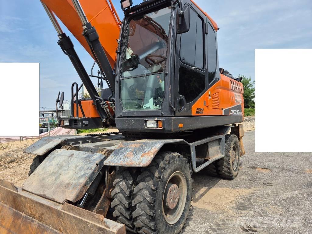 Doosan DX 210 W Bageri točkaši