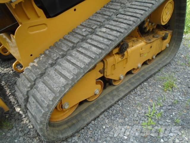 CAT 239 D Skid steer mini utovarivači