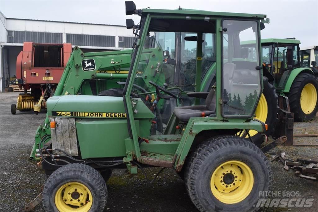 John Deere 755 Traktori