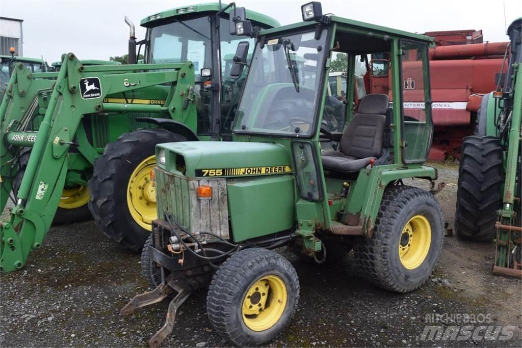 John Deere 755 Traktori