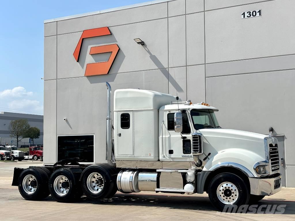 Mack Titan TD 713 Tegljači