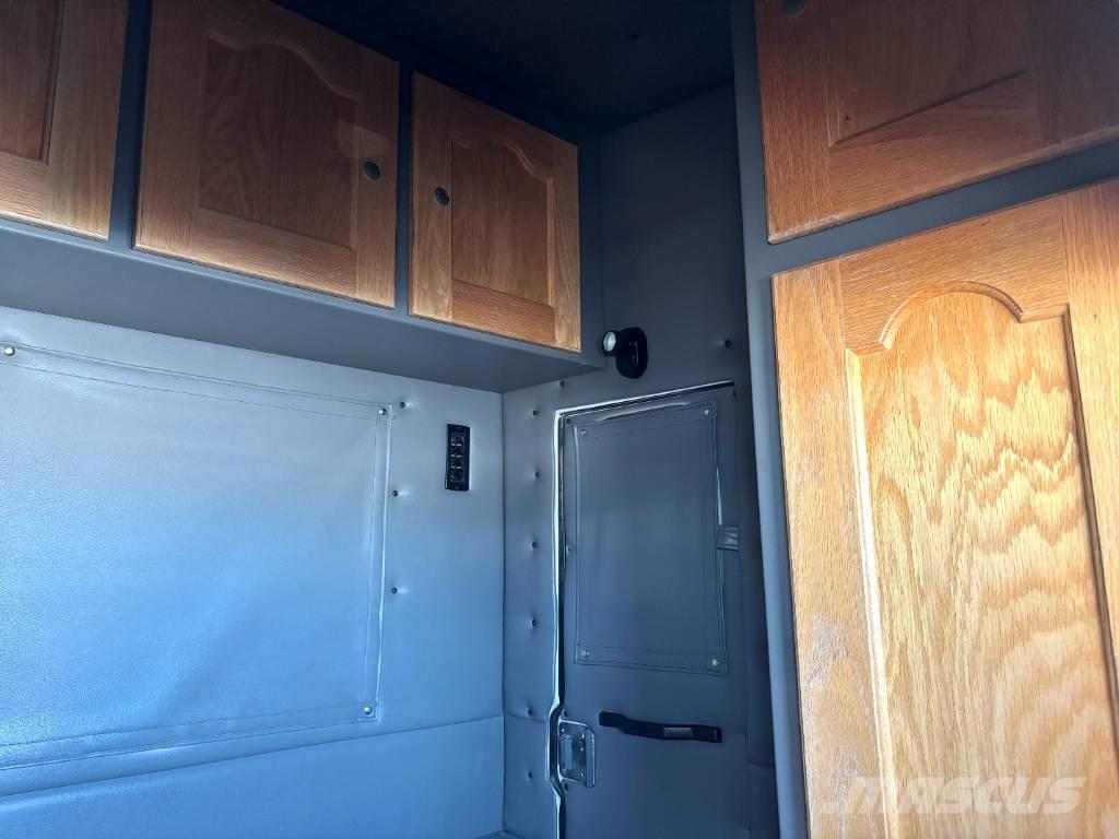 Mack Titan TD 713 Tegljači