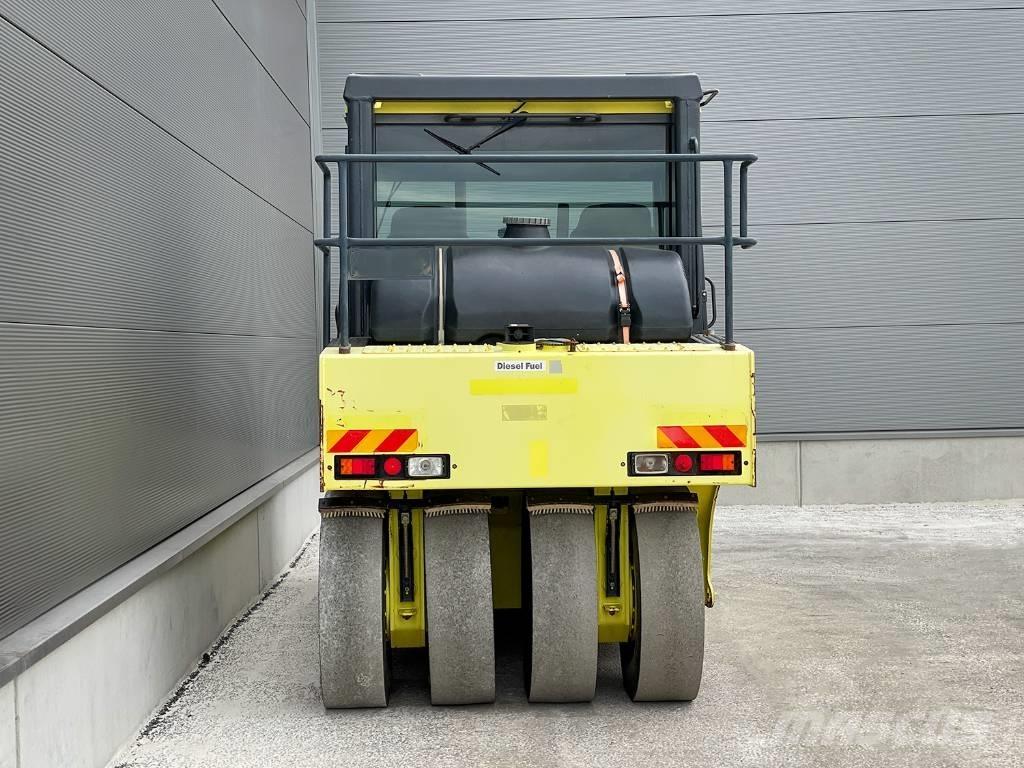 Ammann AP 240 Gumeni valjci na točkovima