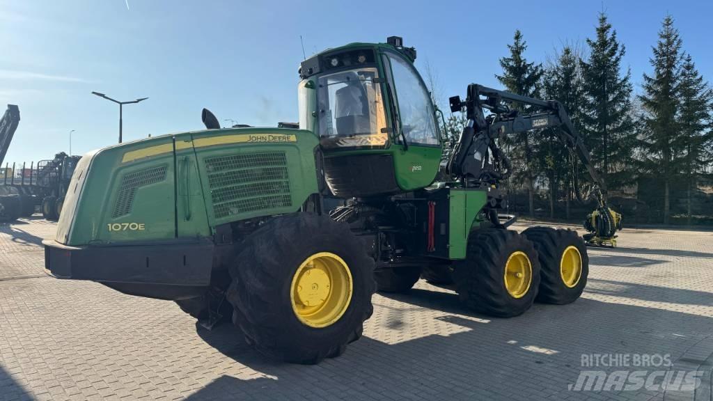 John Deere 1070 E Harversteri