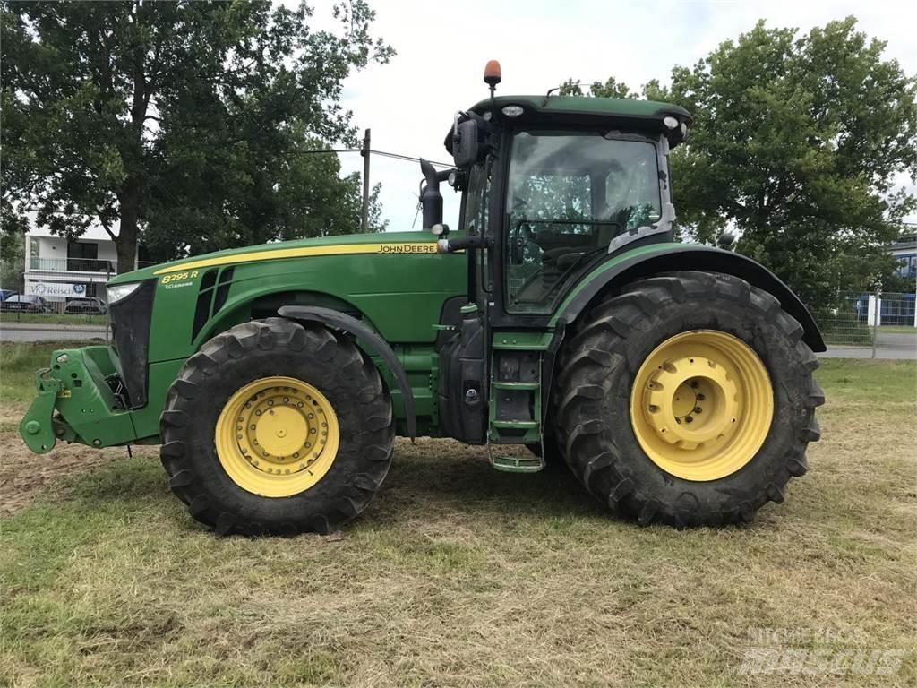 John Deere 8295R Traktori
