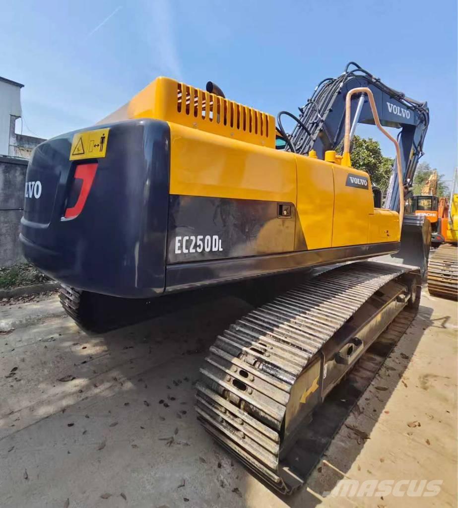 Volvo EC 250 D L Bageri guseničari