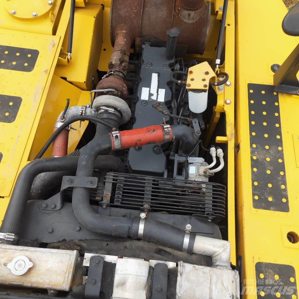 Komatsu PC200-8 Bageri guseničari
