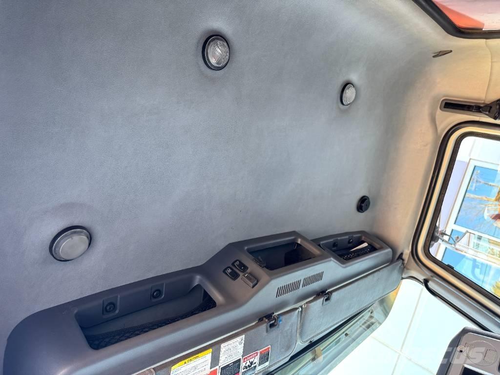 Mack GU813 Kiperi kamioni