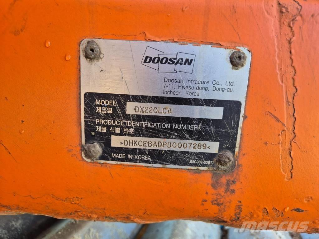 Doosan DX 220 LCA Bageri guseničari