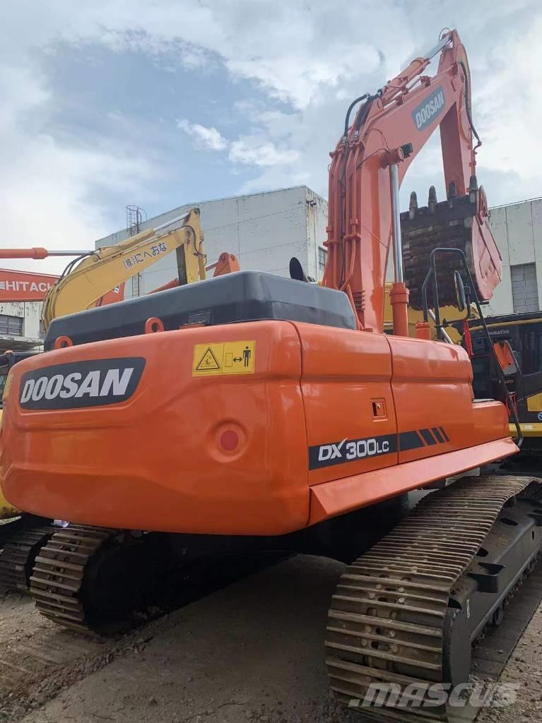 Doosan DX 30 0 Bageri guseničari