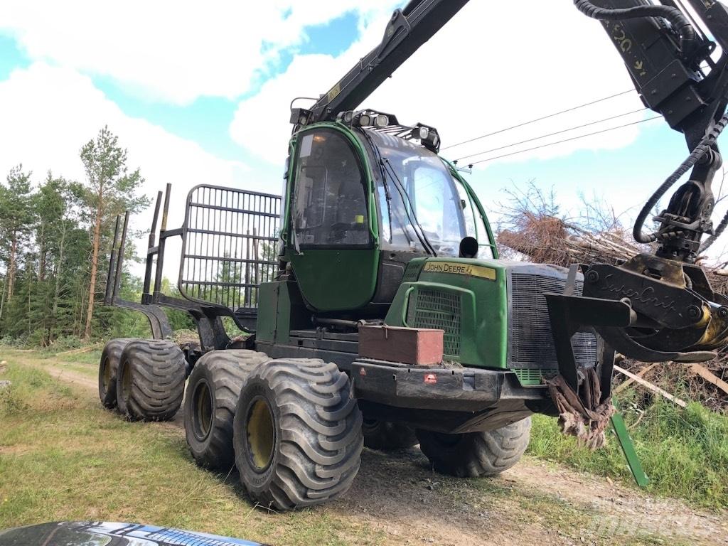 John Deere 810 E Forvarderi