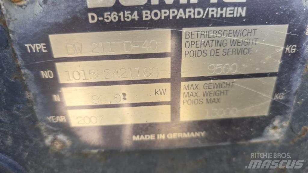 Bomag BW 211 D-40 Valjci sa duplim bubnjem