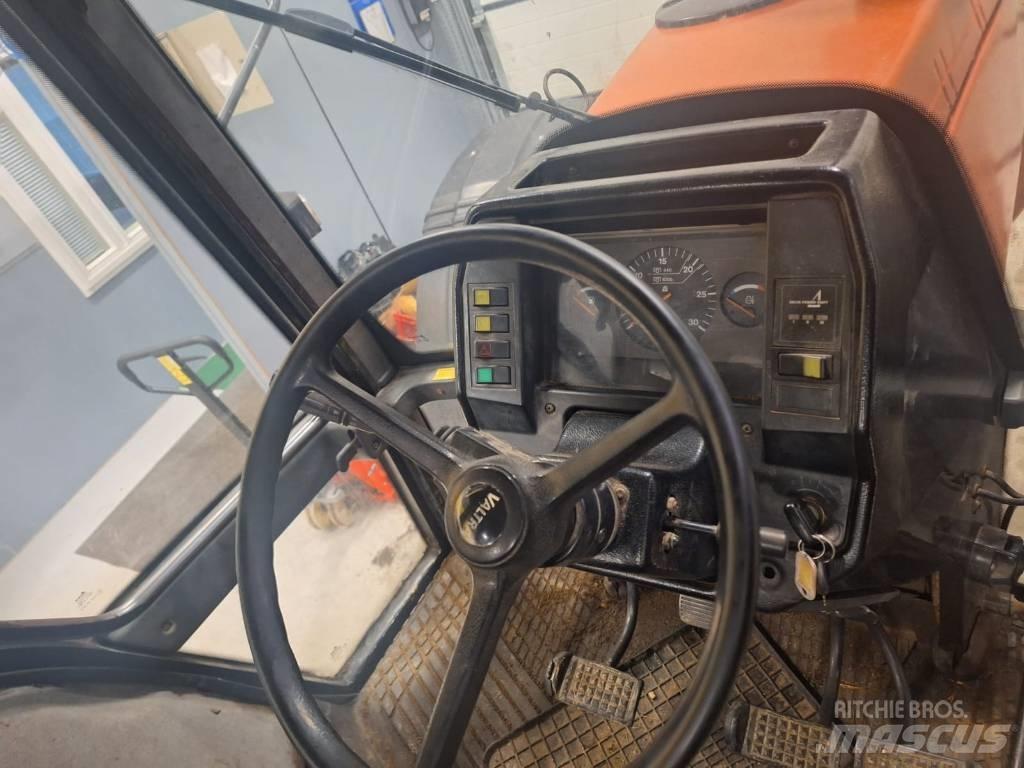 Valtra Valmet 8100E Traktori