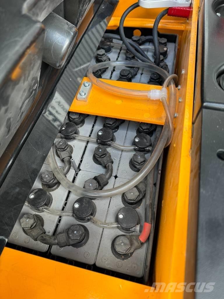 Hyundai 15ESR Samopogonski ručni viljuškari