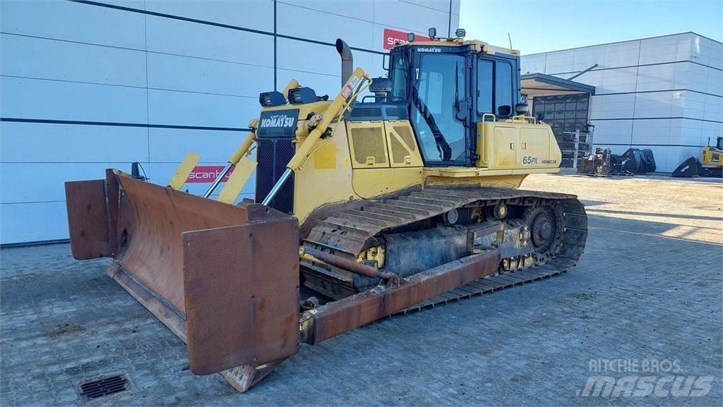 Komatsu D65PX-18 Buldožeri guseničari