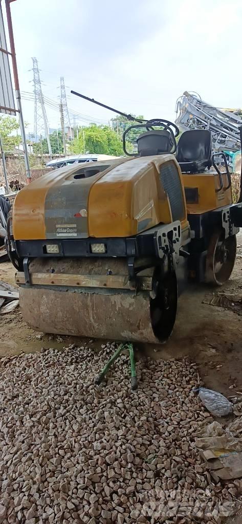  戴勒派克  DYNAPAC1250 Valjci sa duplim bubnjem