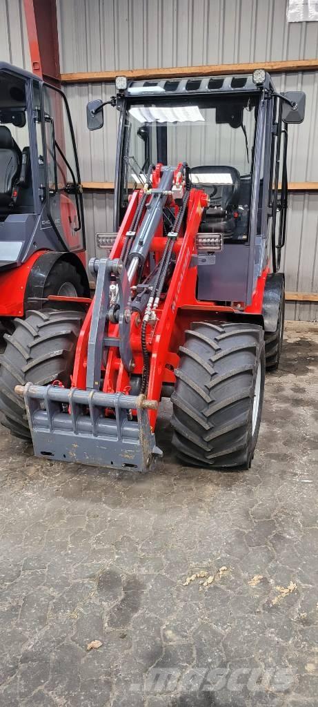VM Loader 1036 LXC Mini utovarivači