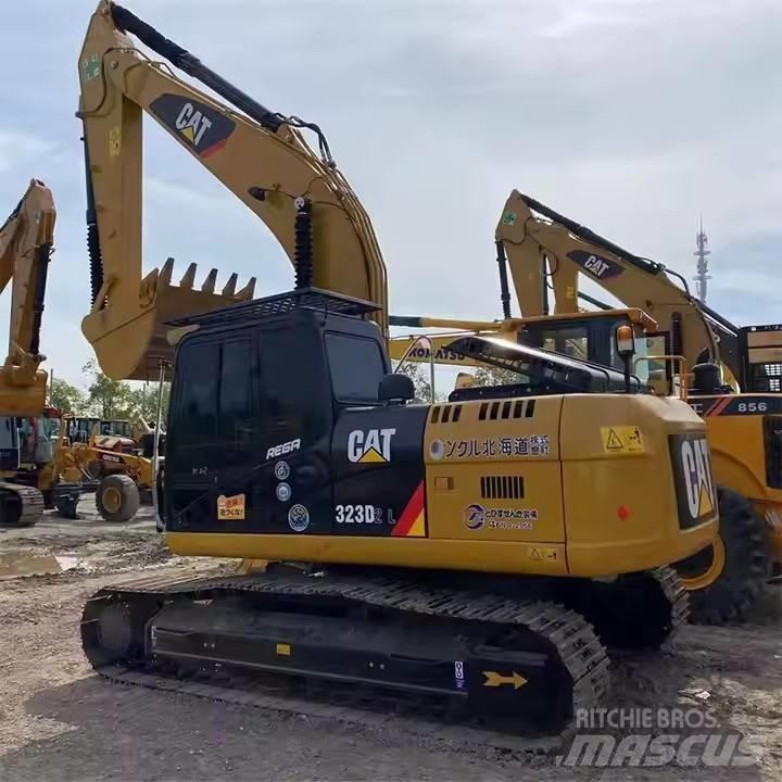 CAT 323 D2L Bageri guseničari