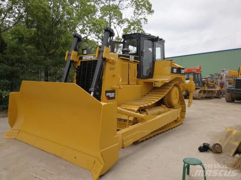 CAT D 7 R Buldožeri guseničari