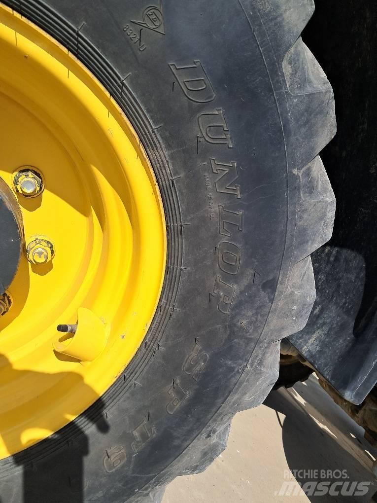 Komatsu WA100M-8 Utovarivači na točkove