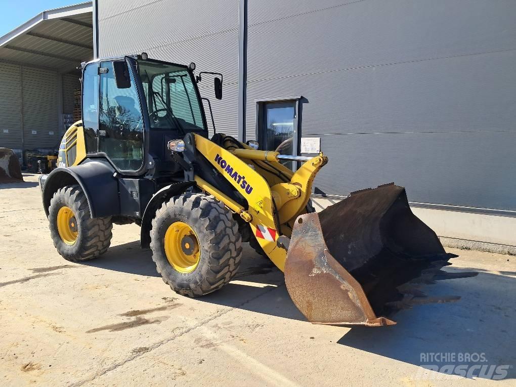 Komatsu WA100M-8 Utovarivači na točkove