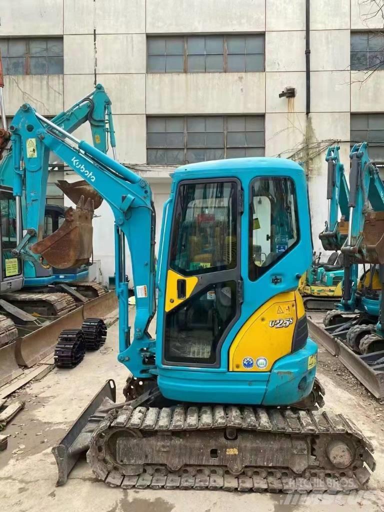 Kubota U 25 Mini bageri < 7t