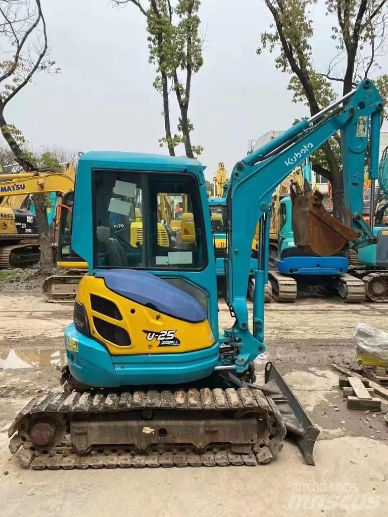 Kubota U 25 Mini bageri < 7t