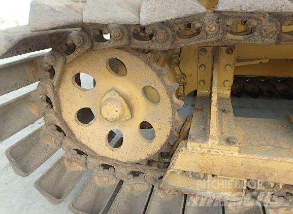 Mitsubishi BD2G Buldožeri guseničari