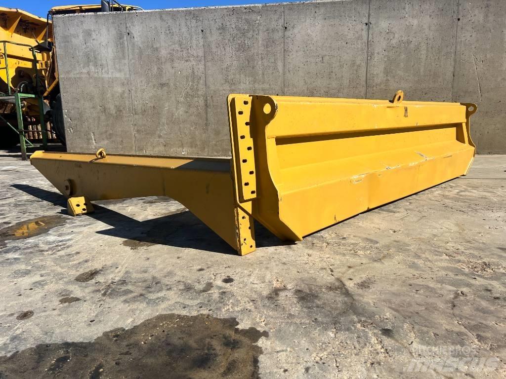 CAT TAILGATE CAT 735 Tailgates