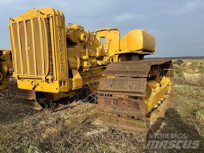 CAT D4 - Buldožeri guseničari