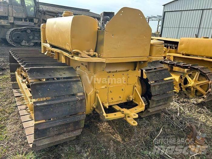 CAT D4 - Buldožeri guseničari