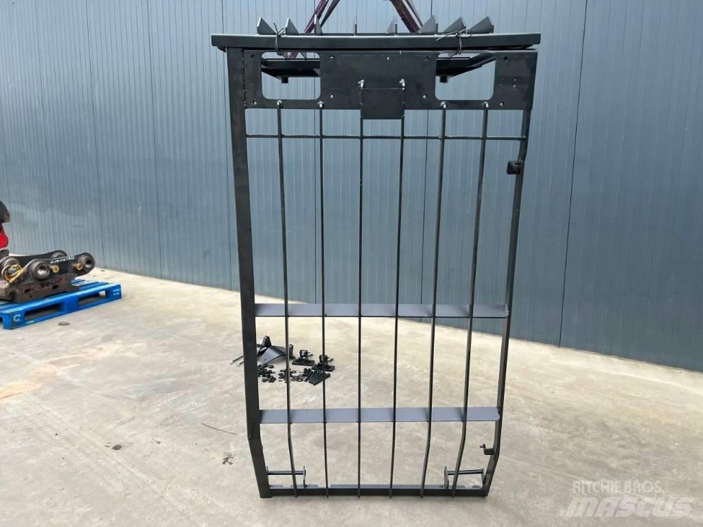 CAT 318C Guard Kabine i unutrašnjost