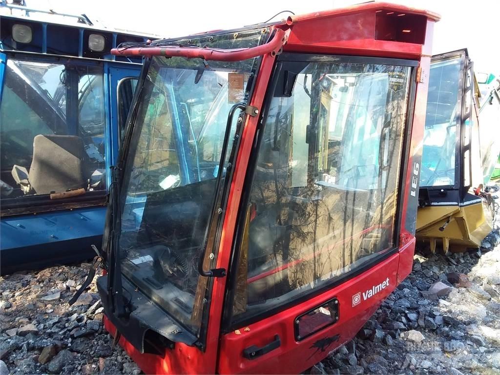 Valmet 931 Kabine i unutrašnjost