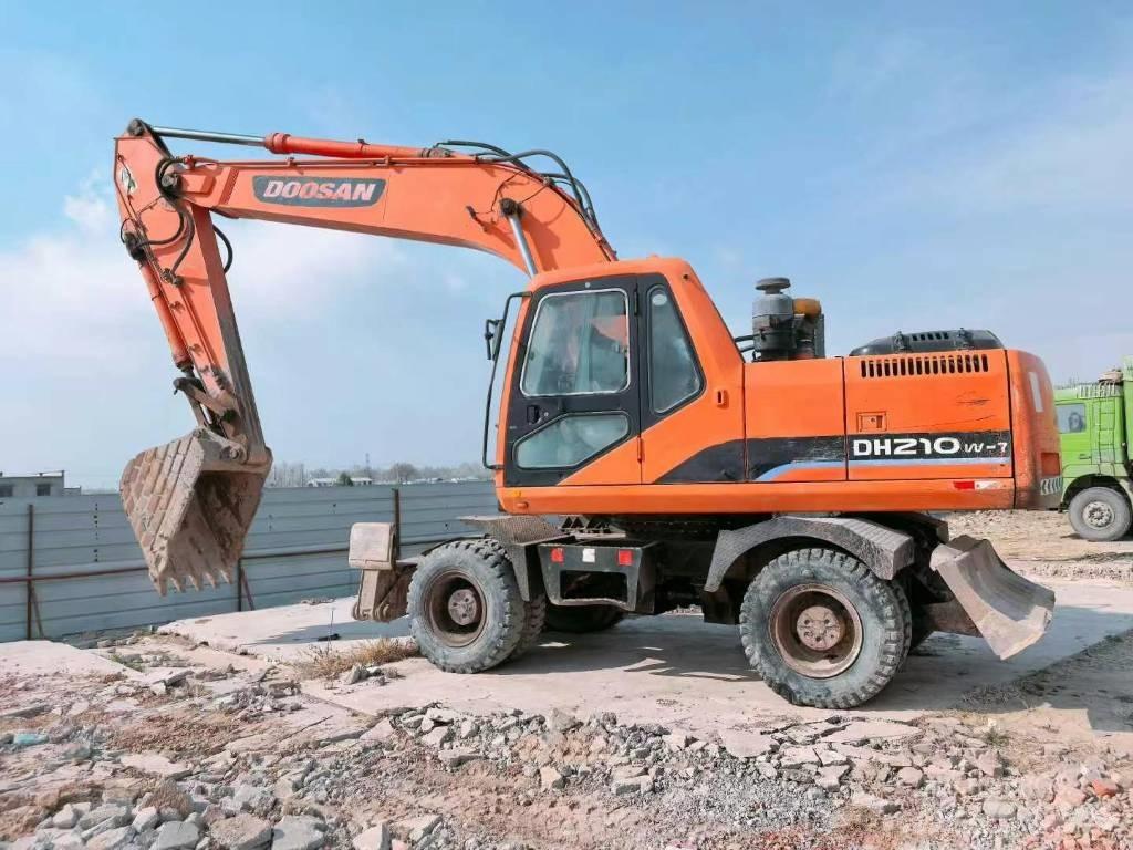 Doosan DH 210 W Bageri točkaši
