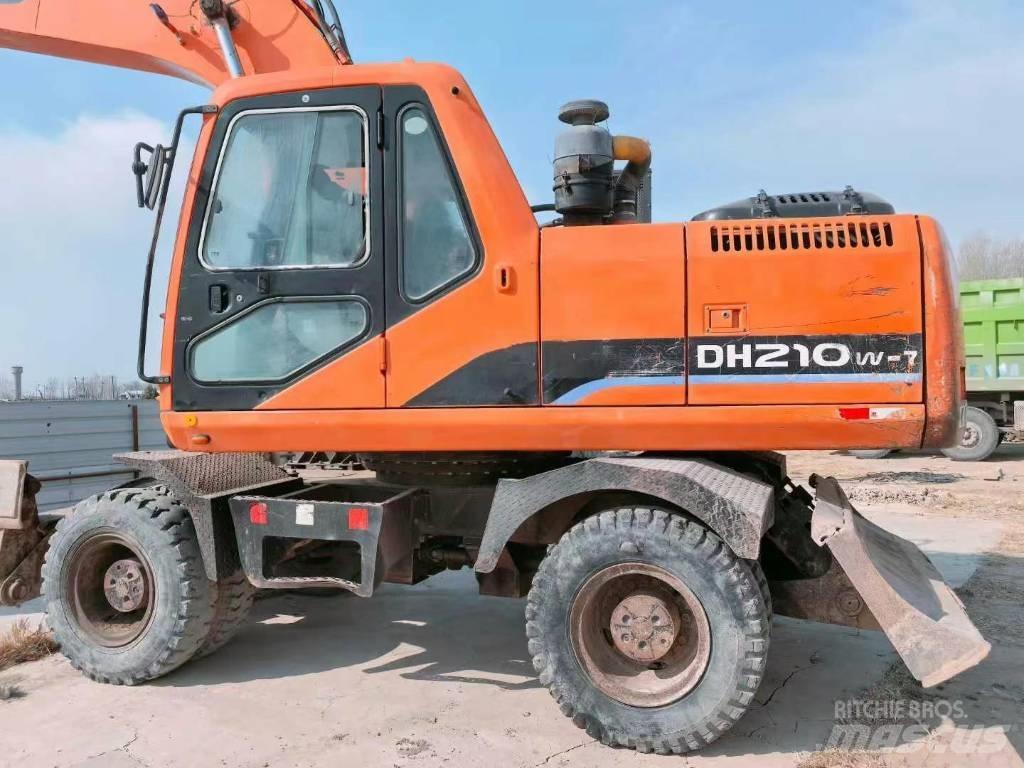 Doosan DH 210 W Bageri točkaši