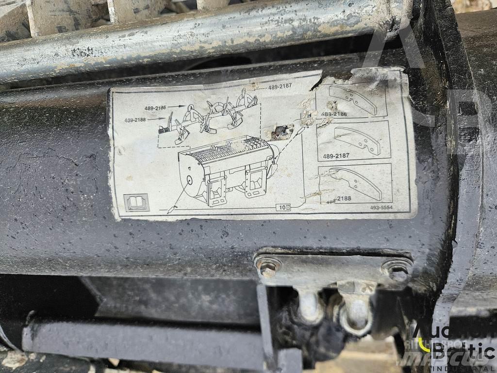 CAT 242 D 3 Skid steer mini utovarivači