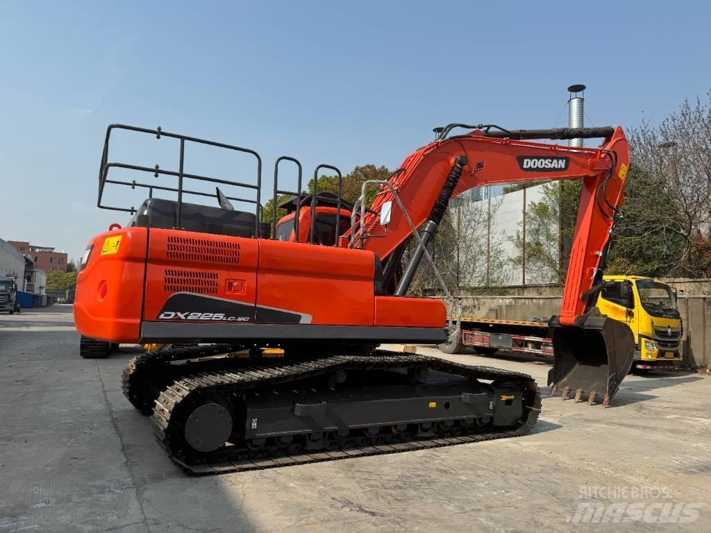 Doosan DX 225 LC Bageri guseničari