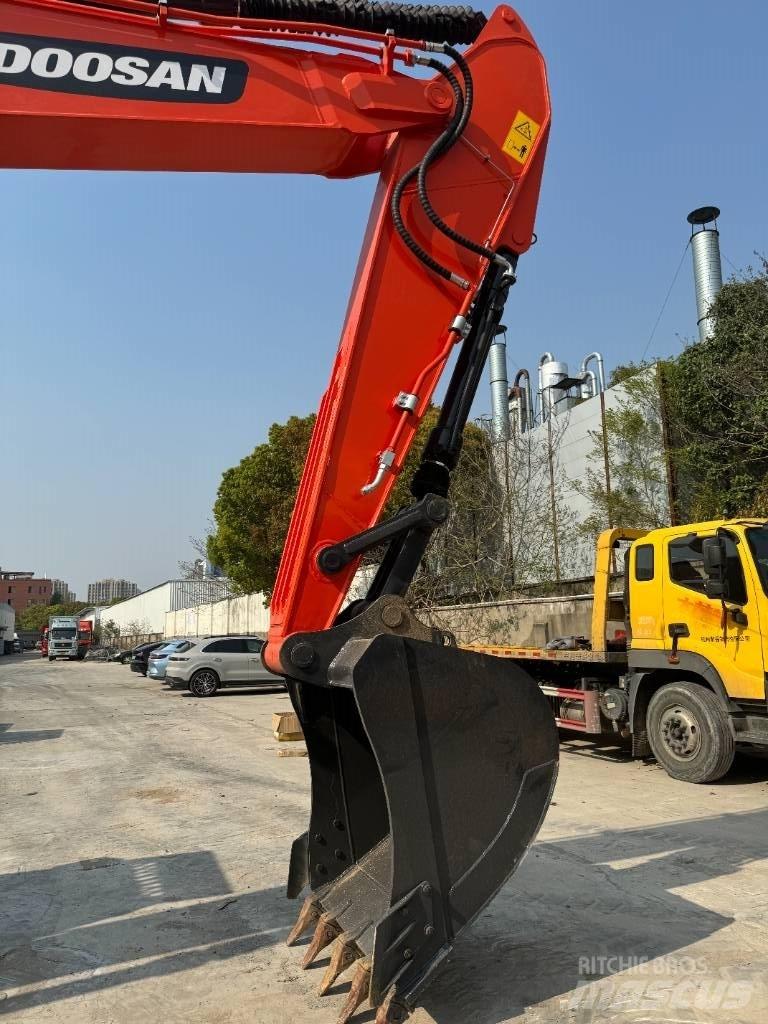 Doosan DX 225 LC Bageri guseničari