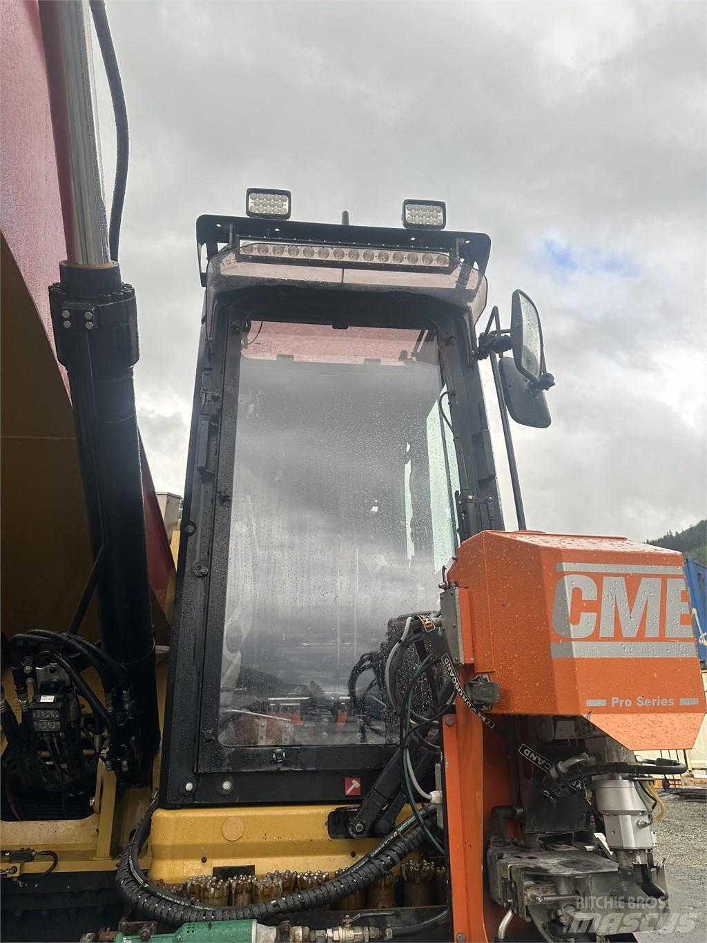 CAT 335 F L Terenske bušilice