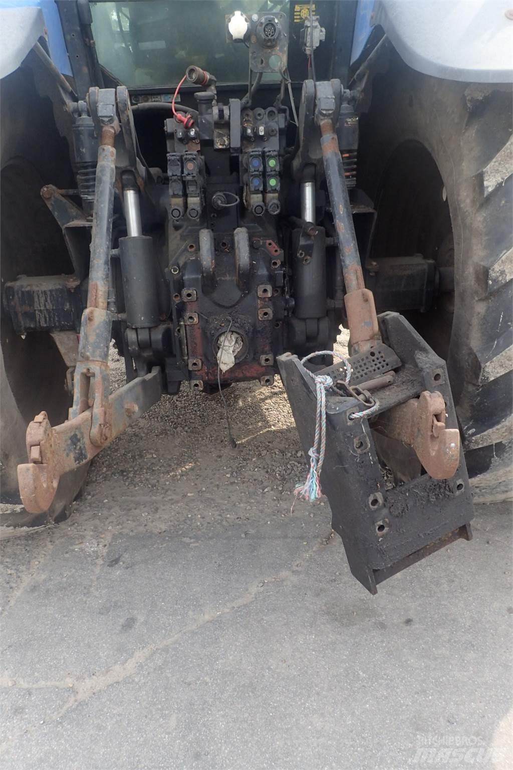 New Holland TM190 Traktori