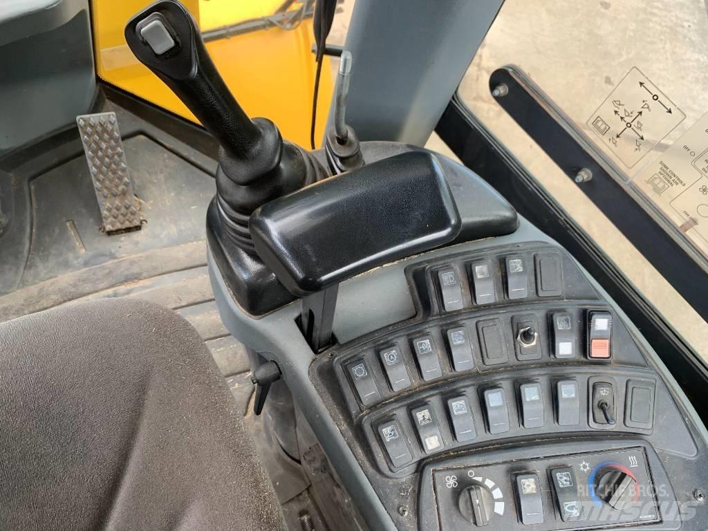 New Holland W 130 C Utovarivači na točkove