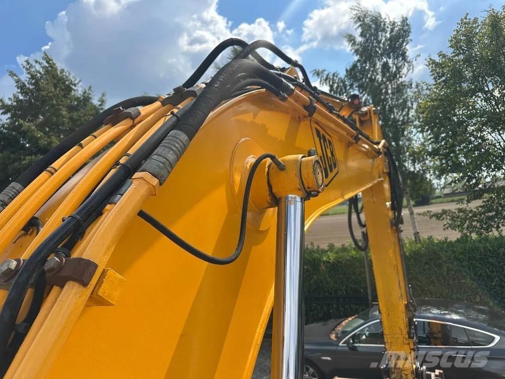 JCB JS190 LC Bageri guseničari