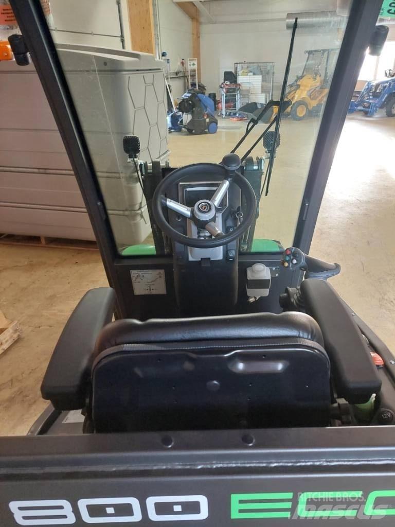 Castloaders 800 ECO Višenamenski utovarivači