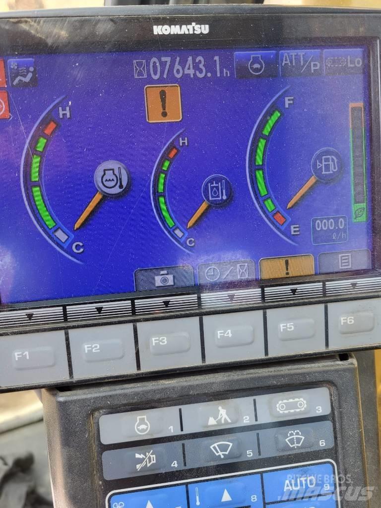 Komatsu PC 138 US-10 Bageri guseničari