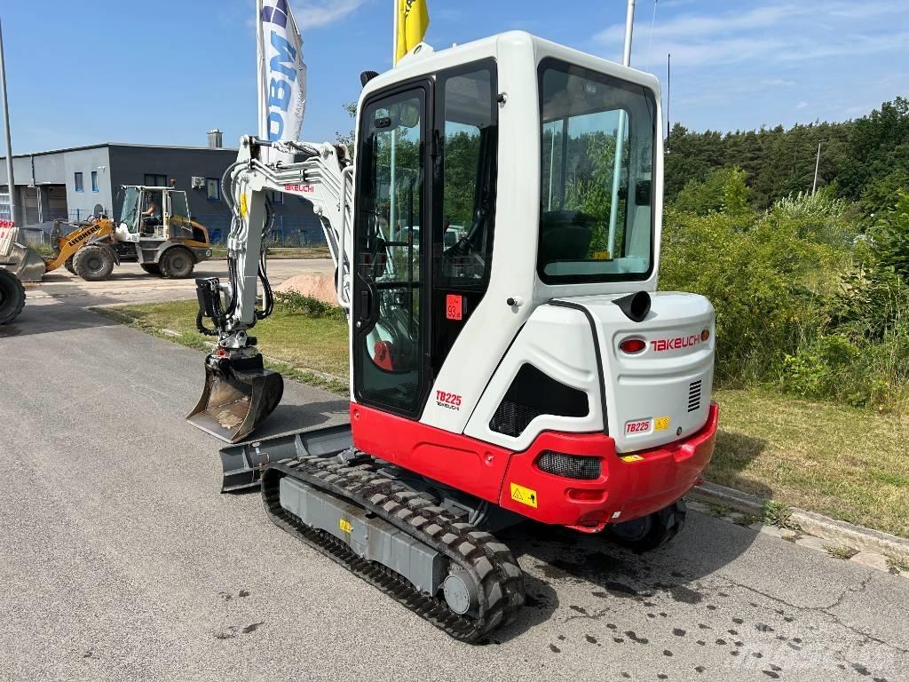 Takeuchi TB 225A V5 Mini bageri < 7t